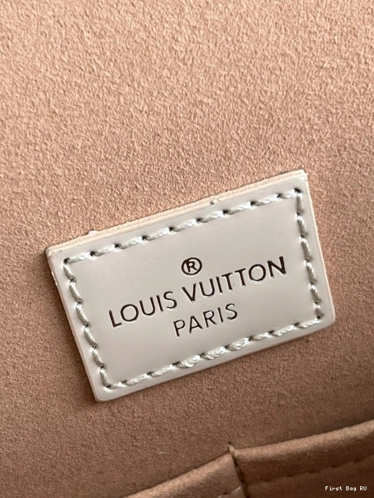 First bag LOUIS VUITTON BB CHANELUNY 0808